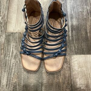 Journee Collection Navy and Tan Strappy Sandals Size 8.5